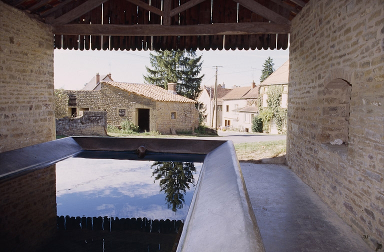 lavoir ; fontaine