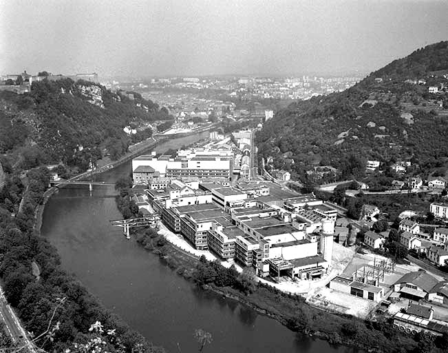usine à papier de la société des Papeteries Bisontines, usine de fibres artificielles et synthétiques dite usine des Soieries puis de la Rhodiacéta