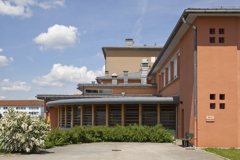 école professionnelle (collège puis lycée Toussaint Louverture)