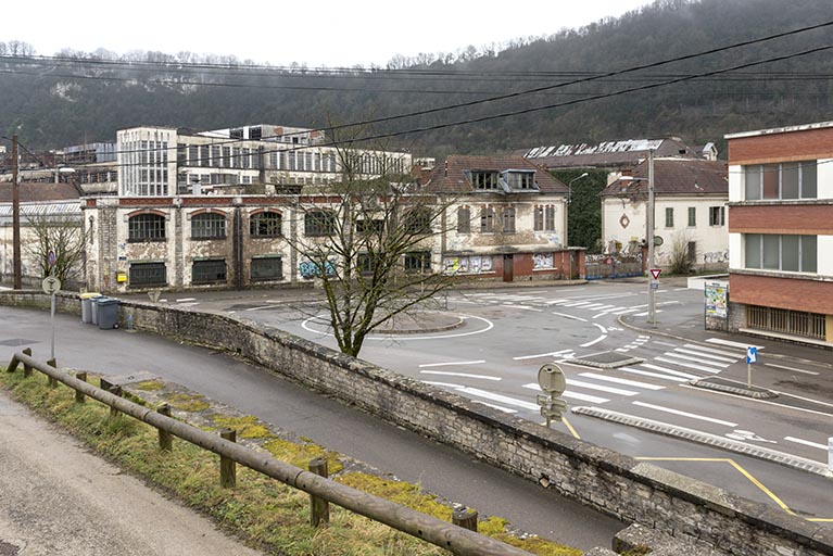 usine à papier de la société des Papeteries Bisontines, usine de fibres artificielles et synthétiques dite usine des Soieries puis de la Rhodiacéta