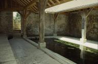 lavoir et fontaine dite d'Henri IV