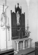 autel (2), retable (2, autel secondaire, autel table, retable architecturé à niche) : des autels secondaires de la sainte Vierge et de saint Joseph, style néo-gothique