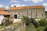 moulin à farine, puis minoterie, actuellement entrepôt commercial