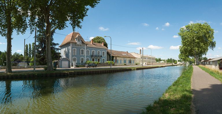usine de fabrication de matériaux de construction ; briqueterie ; tuilerie ; usine Fauchon-Baudot (activités liées au canal du Centre)