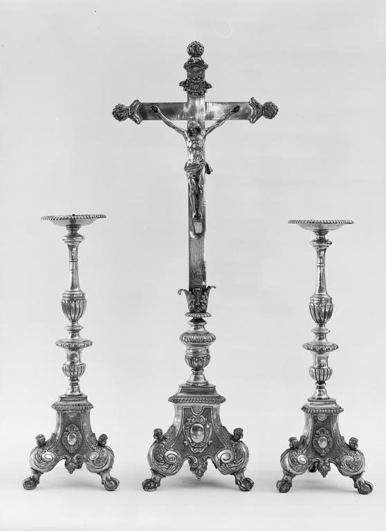 croix d'autel, chandelier d'autel (4, garniture d'autel)