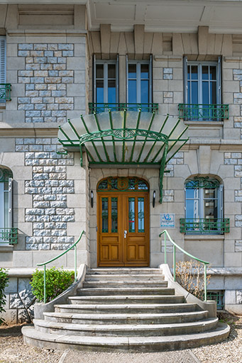 maison (villa Carrel) puis siège de la Chambre départementale d'Agriculture du Doubs, actuellement immeuble de bureaux