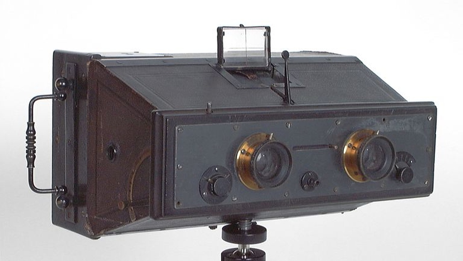 appareil de prise de vue n° 2 : appareil photographique stéréoscopique