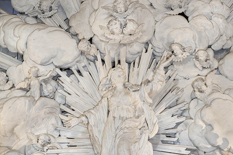groupe sculpté : l'Assomption