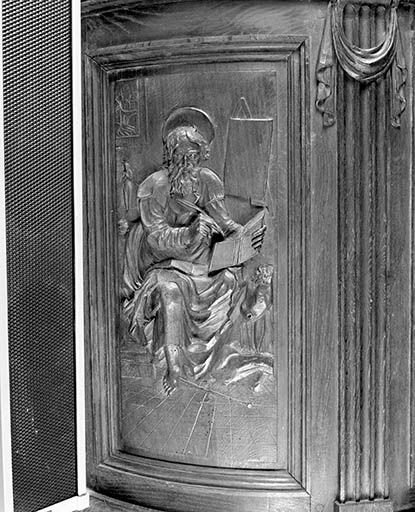 5 bas-reliefs : le Bon Pasteur et les quatre Evangélistes