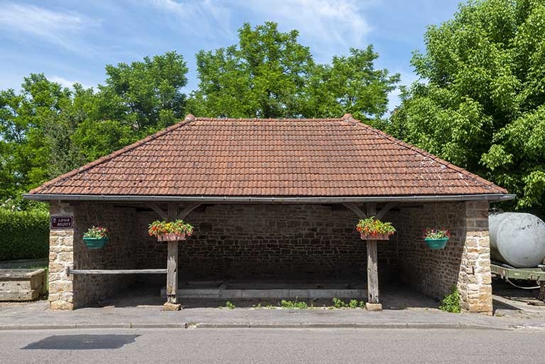 fontaine-lavoir de la place Beljeux