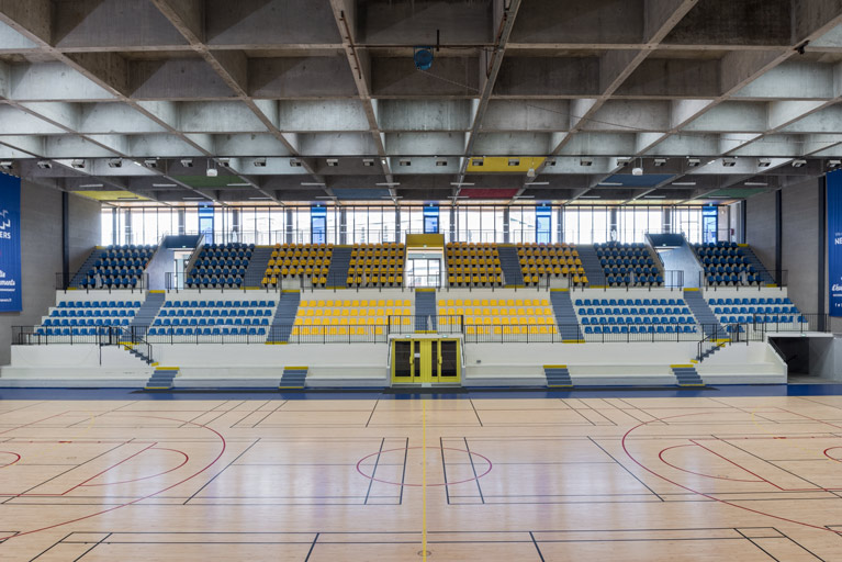 centre culturel (maison de la culture), gymnase et bourse du travail