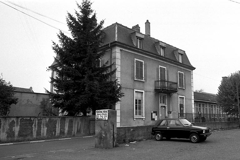 école