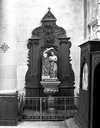 fonts baptismaux, 2 retables, groupe sculpté, statue