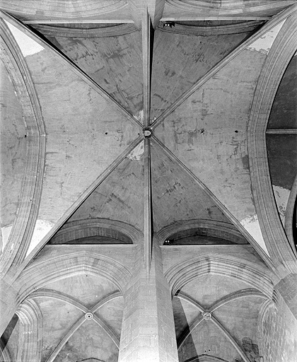 église abbatiale de l'abbaye Saint-Oyend, actuellement cathédrale Saint-Pierre, Saint-Paul et Saint-André
