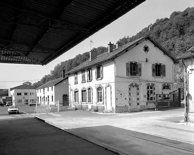 usine à papier de la société des Papeteries Bisontines, usine de fibres artificielles et synthétiques dite usine des Soieries puis de la Rhodiacéta