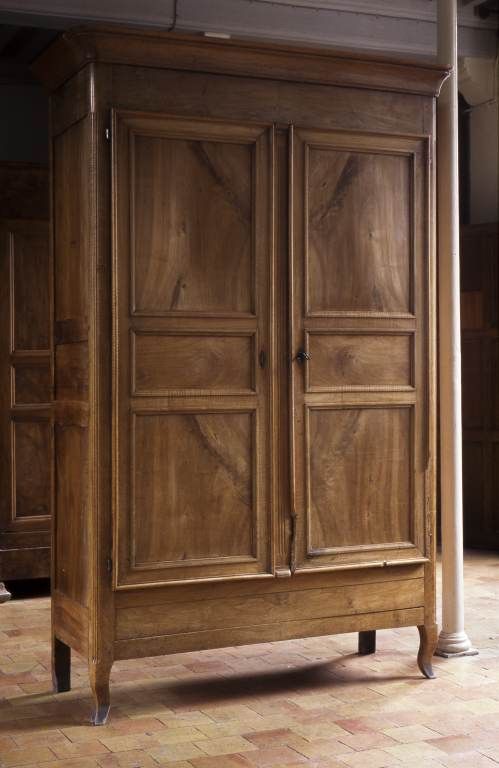 armoire à linge n° 16