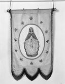 bannière de procession : Immaculée Conception, sainte Catherine