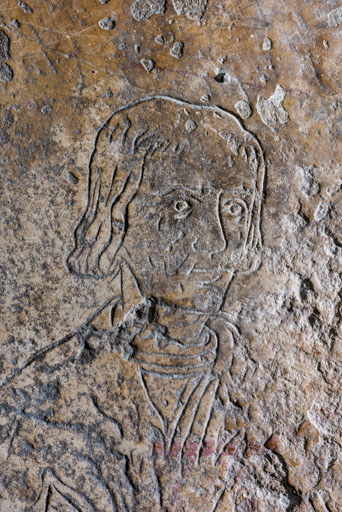 dalle funéraire de Roger Huguenin et sa femme Jehanne