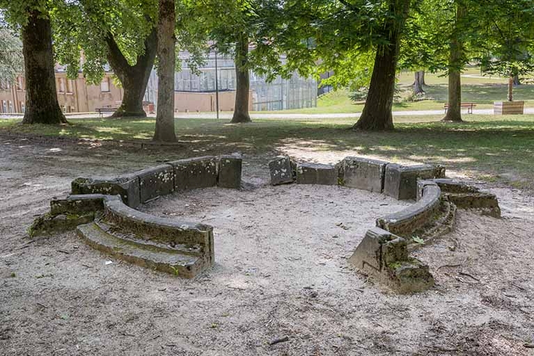 piscine du Bain des Bénédictins (vestiges)