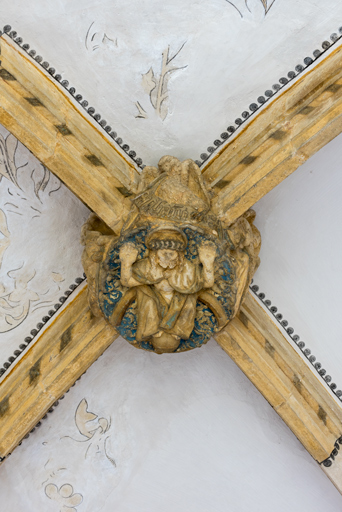 clef de voûte de la chapelle nord (chapelle de Jean Géliot) : Christ juge entouré du Tétramorphe