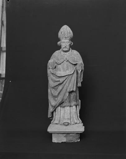 statue : évêque