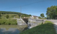 pont routier sur l'écluse 14 du versant Saône (canal de Bourgogne)