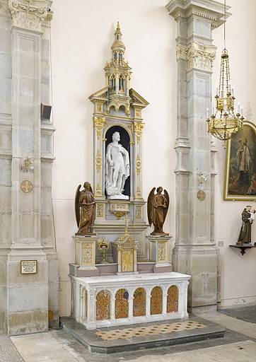 2 autels-retables (autels secondaires)