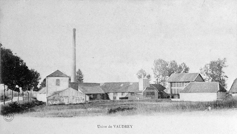 usine de matières colorantes synthétiques (usine de fabrication de noir animal), puis usine de colles, actuellement maison
