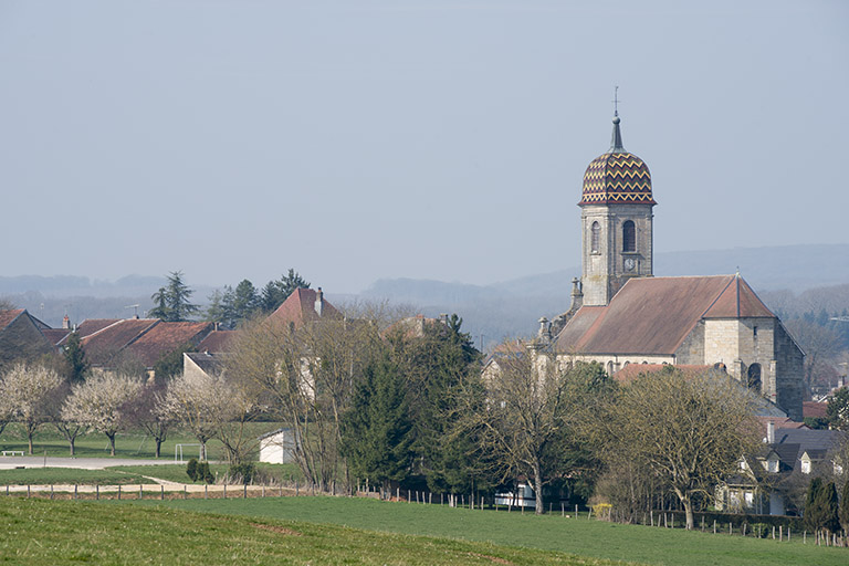 l'architecture religieuse, funéraire et commémorative de la commune de Gevigney-et-Mercey