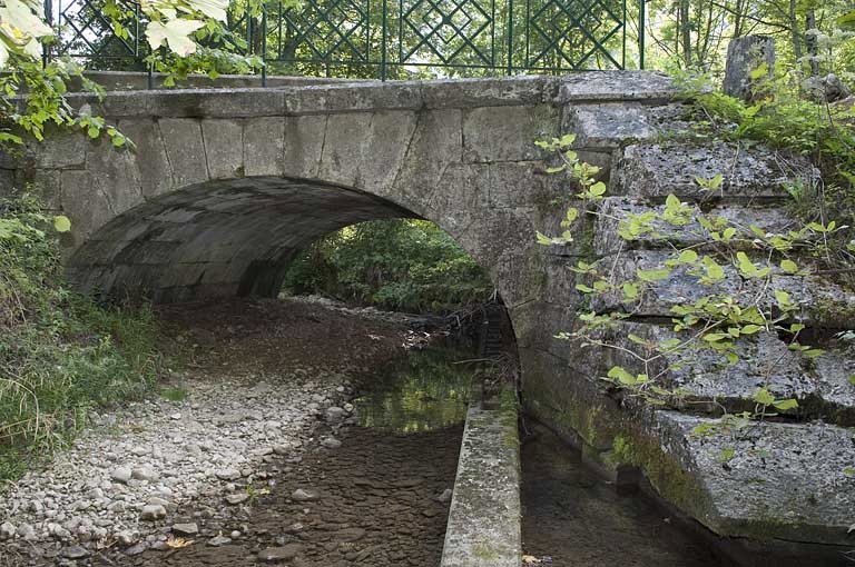 ponts (ponts routiers, pont-aqueduc, passerelles)