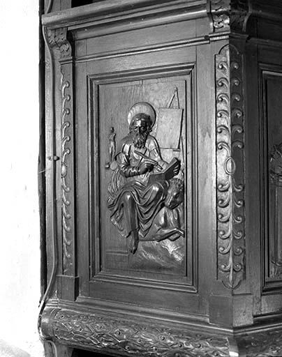 5 bas-reliefs : saint Luc, saint Marc, saint Matthieu, saint Jean et le Bon Pasteur