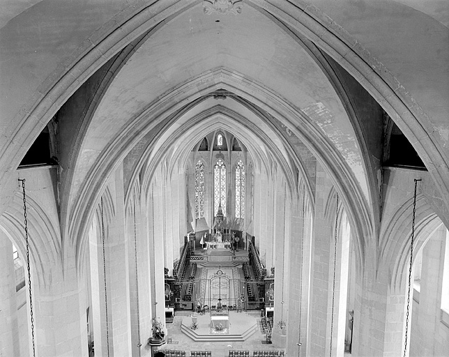 église abbatiale de l'abbaye Saint-Oyend, actuellement cathédrale Saint-Pierre, Saint-Paul et Saint-André