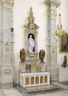 2 autels-retables (autels secondaires)