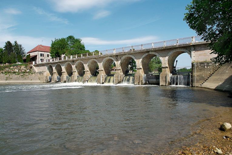 pont routier ; barrage de La Truchère (la Seille canalisée)