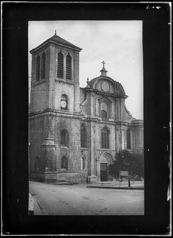 église abbatiale de l'abbaye Saint-Oyend, actuellement cathédrale Saint-Pierre, Saint-Paul et Saint-André