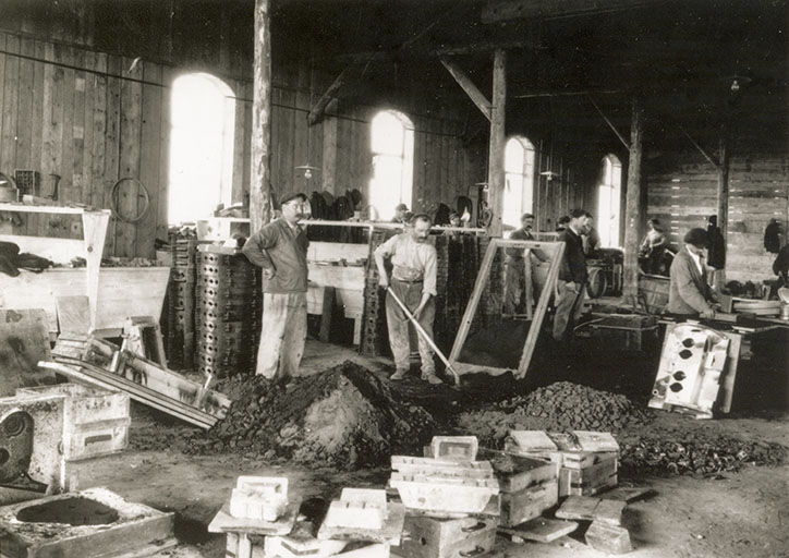 usine d'automobile Zedel, puis distillerie Pernot, usine de cycles Maire-Vuillemin