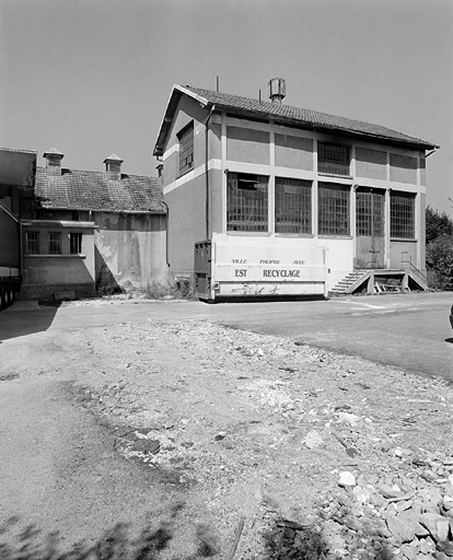 filature de laine peignée Schwartz et Cie, puis usine de teinturerie Achtnich, actuellement magasin de commerce