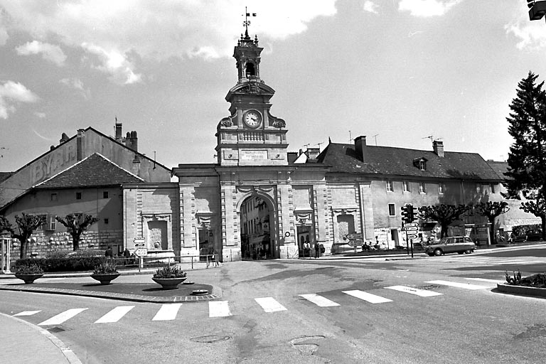 porte de ville dite porte Saint-Pierre