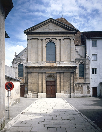 couvent de cordeliers, actuellement église paroissiale Saint-Pierre et Saint-Paul, demeure et édifice commercial