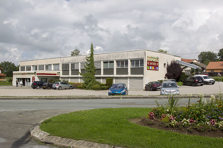 usine d'horlogerie (usine de montres) Clyda, actuellement supermarché et établissement médical