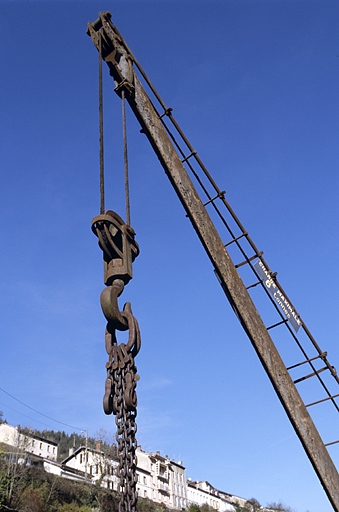 machine à lever à bâti fixe (grue tournante fixe)