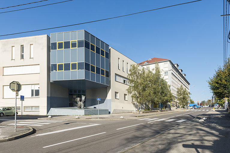école professionnelle (centre d'apprentissage) puis collège et lycée dits cité scolaire Montjoux