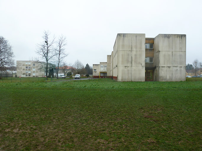 gare, puis centre d'apprentissage, puis collège d'enseignement technique (cet), puis lycée d'enseignement professionnel Frédéric-Auguste Bartholdi, actuellement lycée professionnel Frédéric-Auguste Bartholdi
