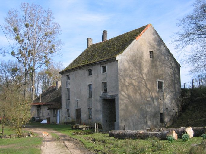 fermes, maisons et moulin à Baudrières