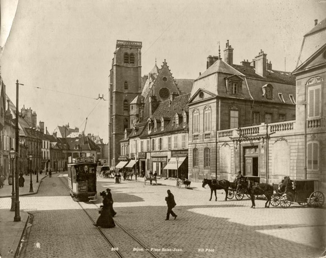 église paroissiale Saint-Jean, actuellement théâtre du Parvis Saint-Jean
