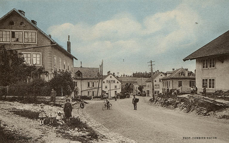immeuble Bulle, café Rième et atelier d'horlogerie Cailler-Rougnon, puis usine de fournitures pour l'horlogerie puis de décolletage Quenot