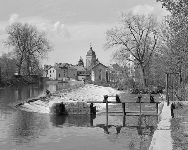 distillerie Pernod, puis chocolaterie et confiserie Peter, Cailler et Kohler, puis Sopad, actuellement Nestlé