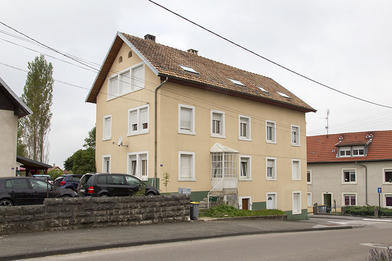 immeuble Bulle, café Rième et atelier d'horlogerie Cailler-Rougnon, puis usine de fournitures pour l'horlogerie puis de décolletage Quenot
