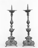 série de 4 chandeliers d'autel (1)