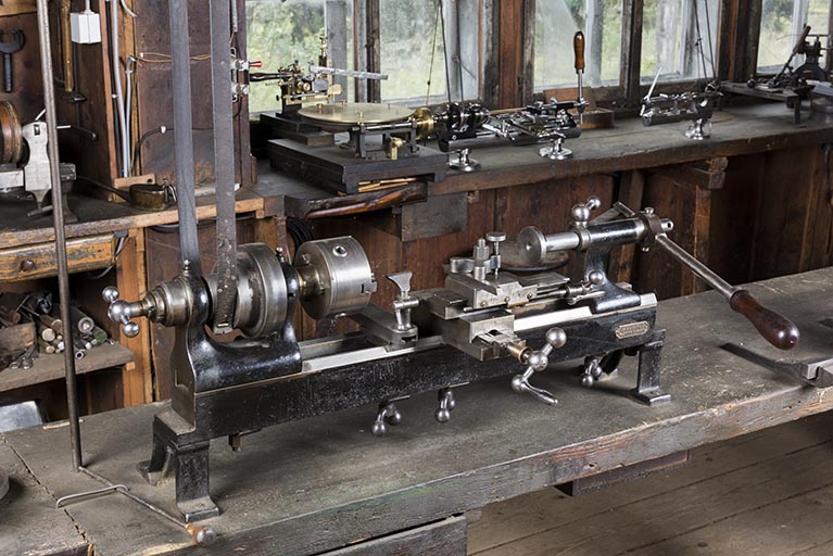 machine à tourner (tour d'outilleur Lorch, Schmidt & Co)